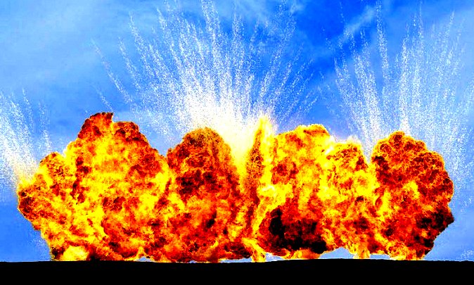 GeoffreyH-Short-NZ-photographer-sky-erupts-explosions-the-flying-tortoise.jpg.Short[9]